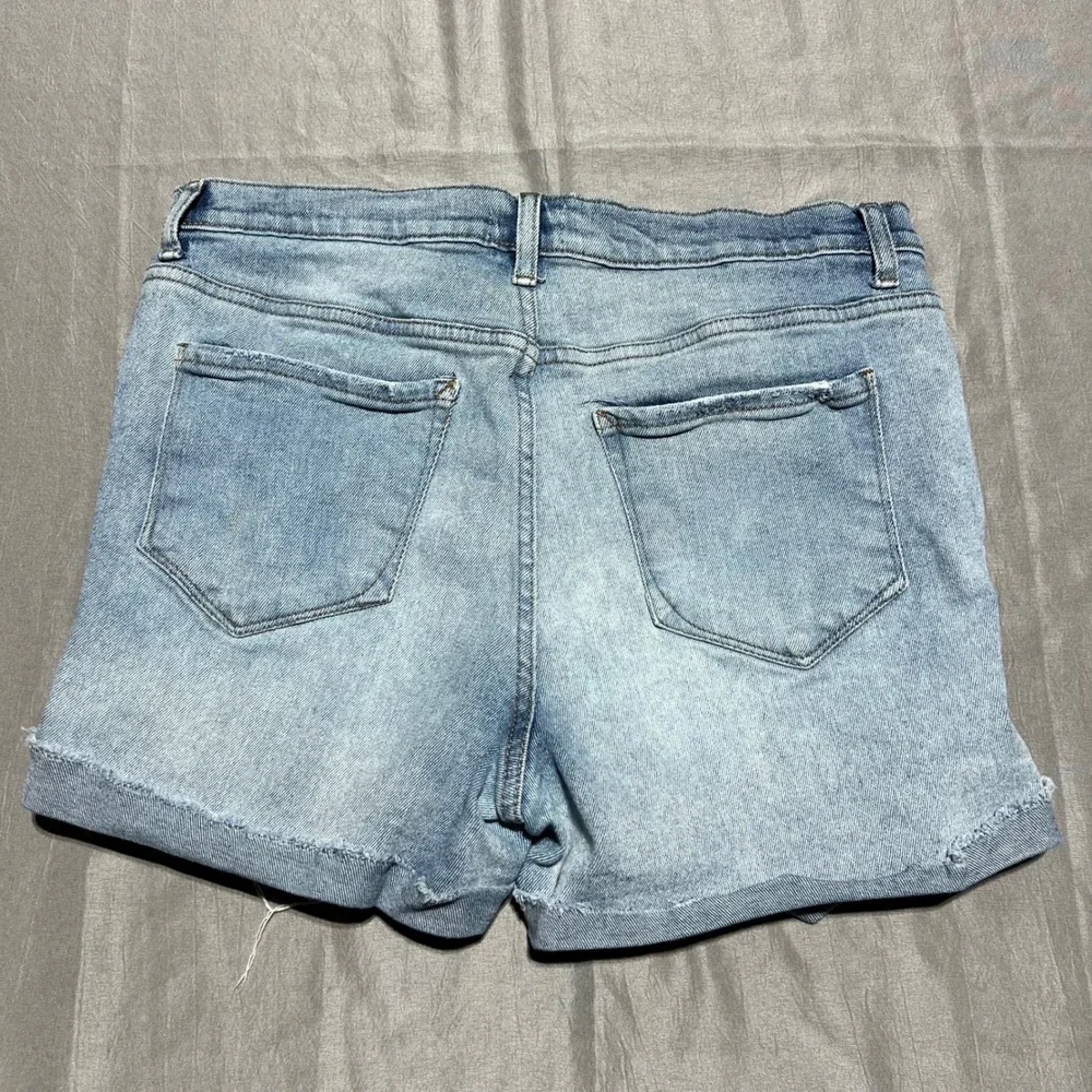 Kensie Jeans Vintage Luxe High Rise Distressed Denim Shorts Light Wash 32 Waist
